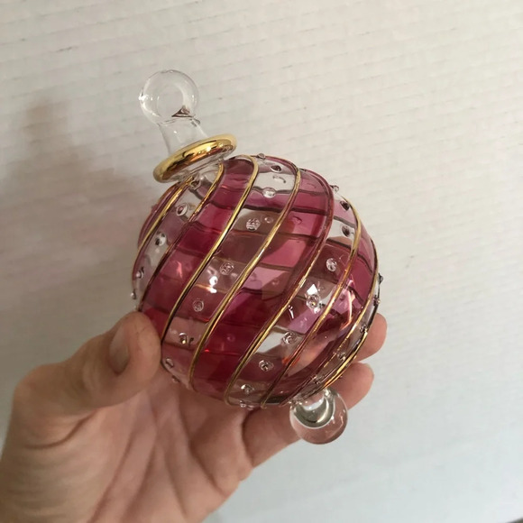 Elegant Hand Blown Egyptian Glass Ornament - Picture 9 of 10